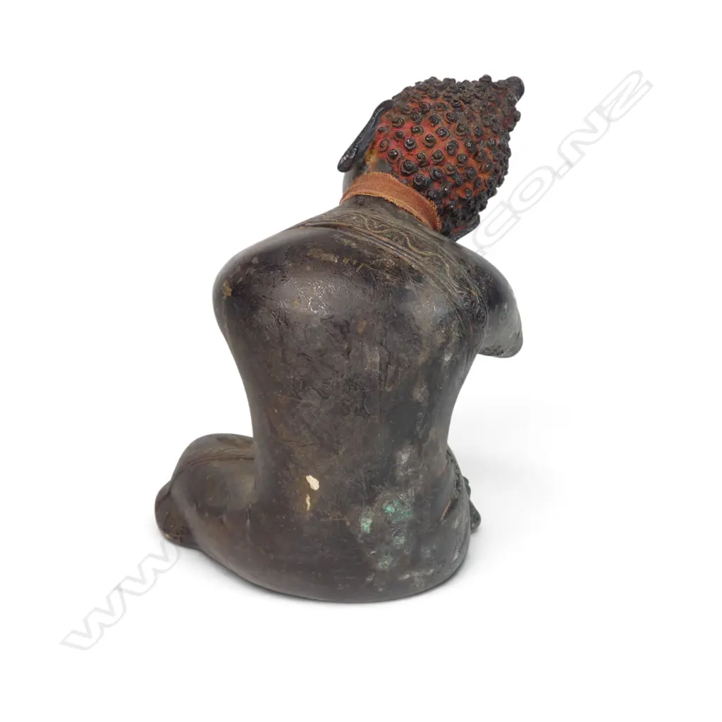 SINO-TIBETAN STYLE BRONZED RESTING BUDDHA ON A CONTEMPLATIVE POSTURE, REDDISH & GOLDEN HIGHLIGHTS,150 X 180MM Image 1++