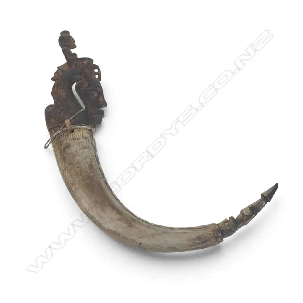TRADITIONAL BATAK MEDICINE HORN FROM THE BATAK CULTURE (SUMATRA), HORN & WOOD, L.480MM Image 1++