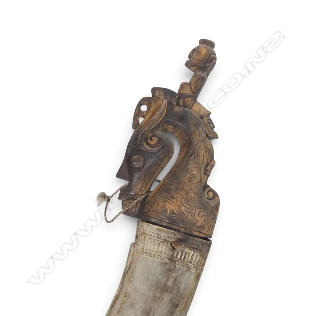 TRADITIONAL BATAK MEDICINE HORN FROM THE BATAK CULTURE (SUMATRA), HORN & WOOD, L.480MM Image 1++
