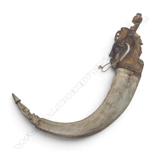 TRADITIONAL BATAK MEDICINE HORN FROM THE BATAK CULTURE (SUMATRA), HORN & WOOD, L.480MM