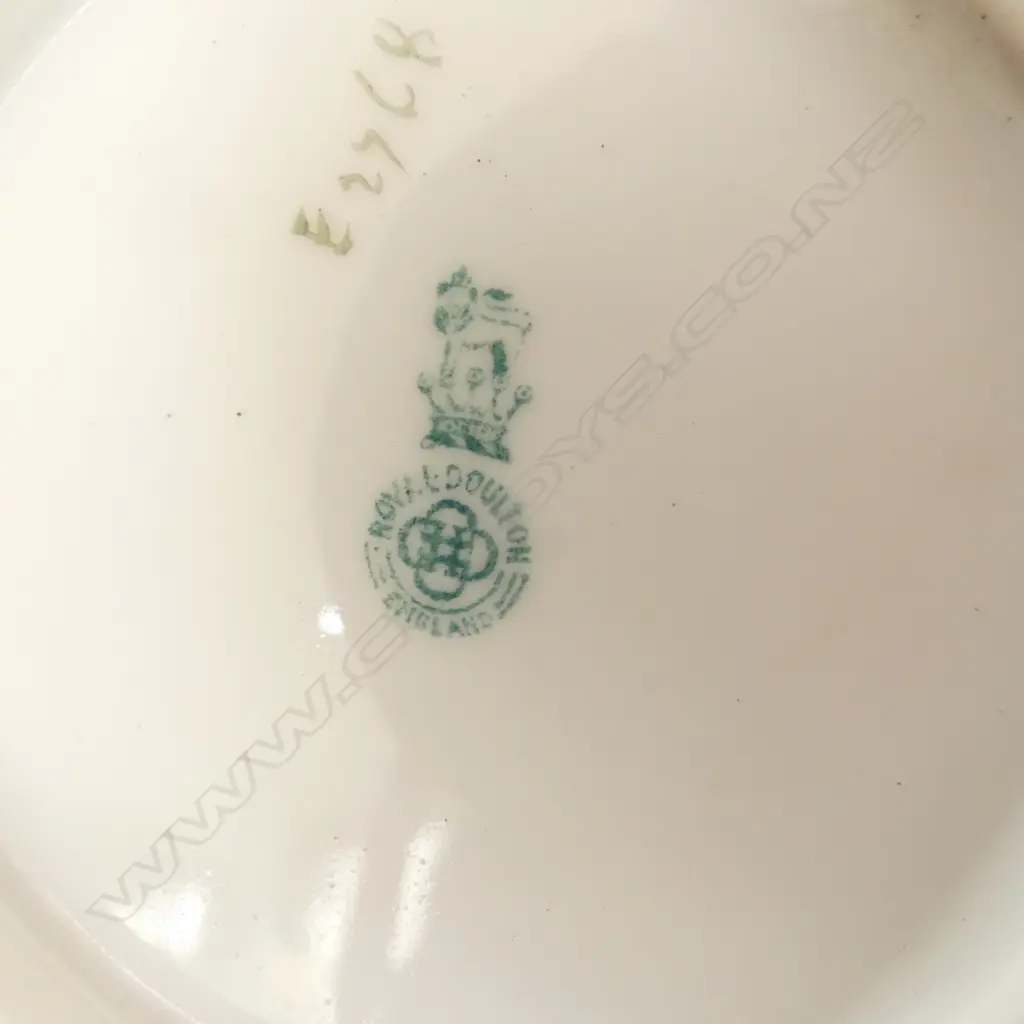 2 PCS ROYAL DOULTON COACHING WARE in WINTER COLOURS; SUGAR SHAKER, H.150mm & SUGAR BOWL, Dia.125mm Image 1++