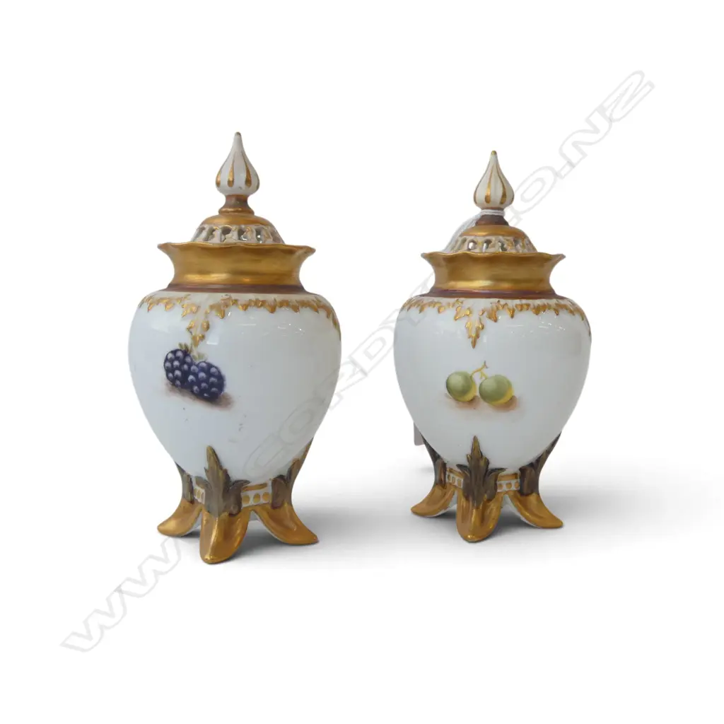 PR ROYAL WORCESTER LIDDED VASES, SIGNED H.130mm Image 1++
