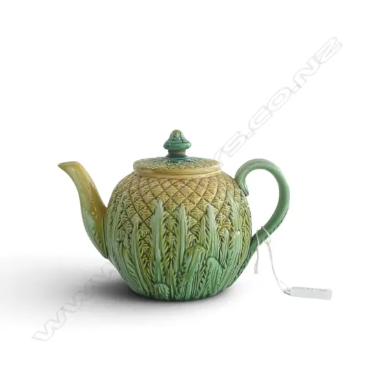 ANTIQUE GREEN MAJOLICA TEAPOT H.240mm