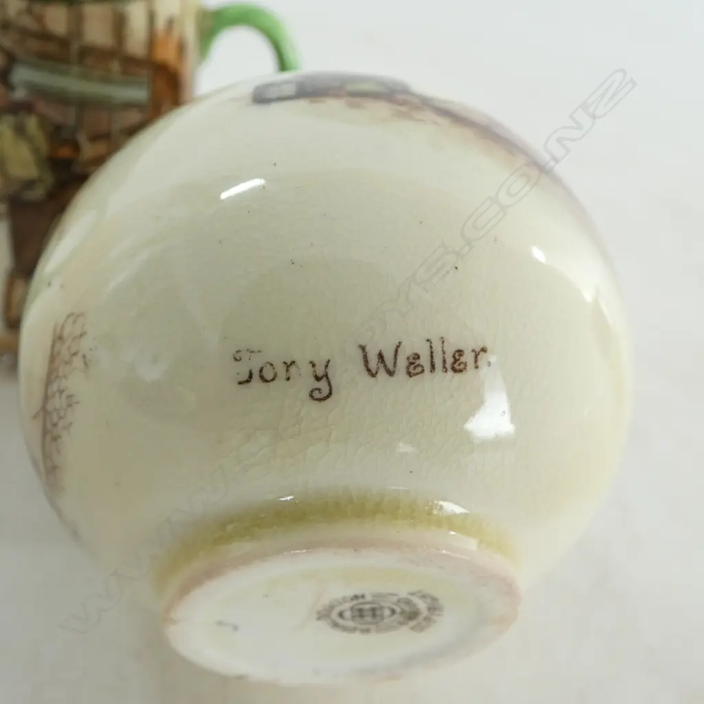 3 ROYAL DOULTON DICKEN'S WARE MINIATURES, H.50-70mm Image 1++
