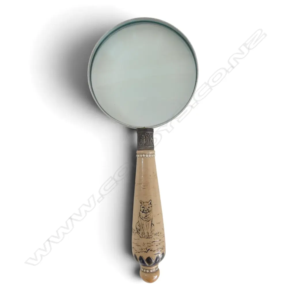 RARE DOULTON LAMBETH HANNAH BARLOW HANDLED MAGNIFYING GLASS Image 1++
