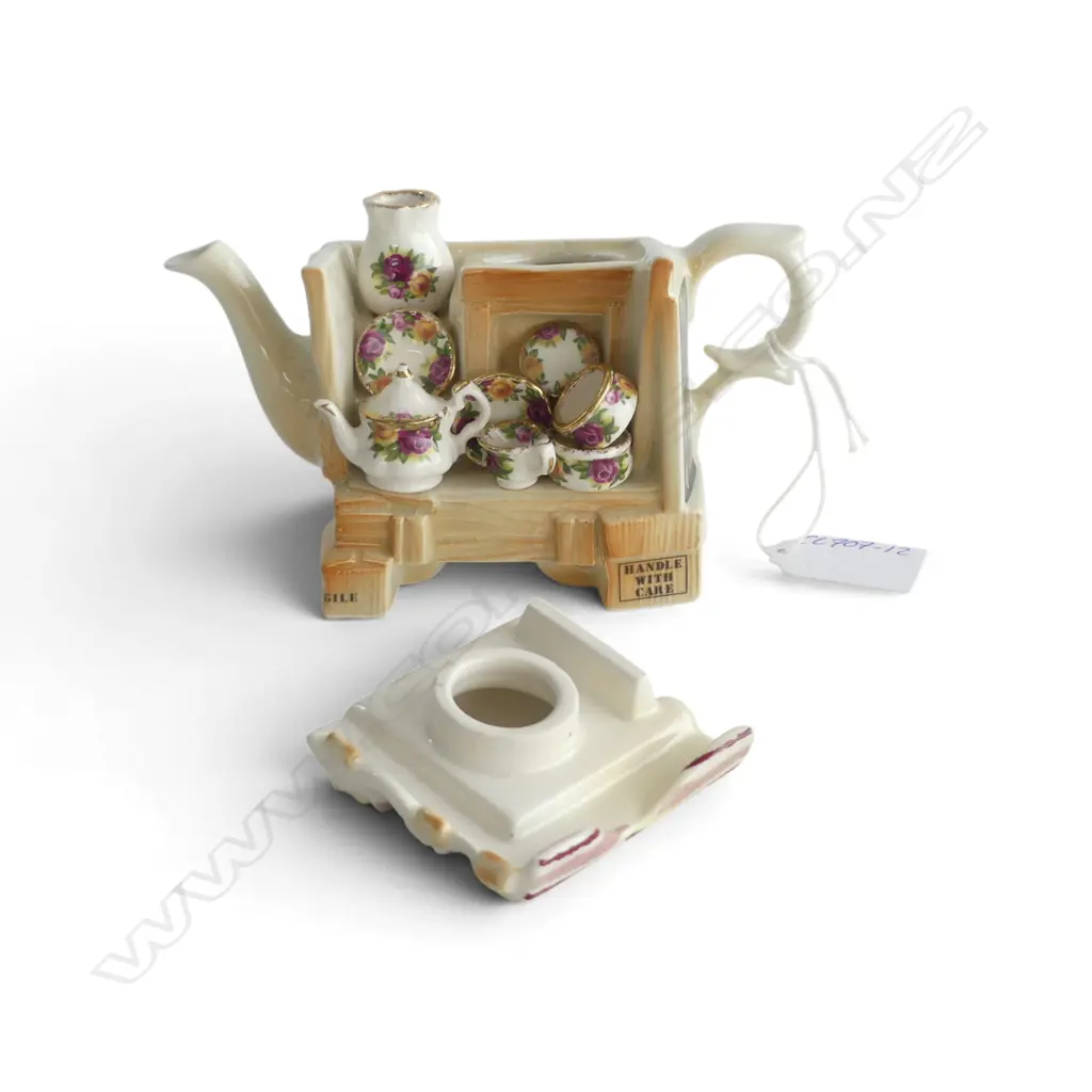 ROYAL ALBERT OLD COUNTRY ROSES MINI TEAPOT W.150mm Image 1++