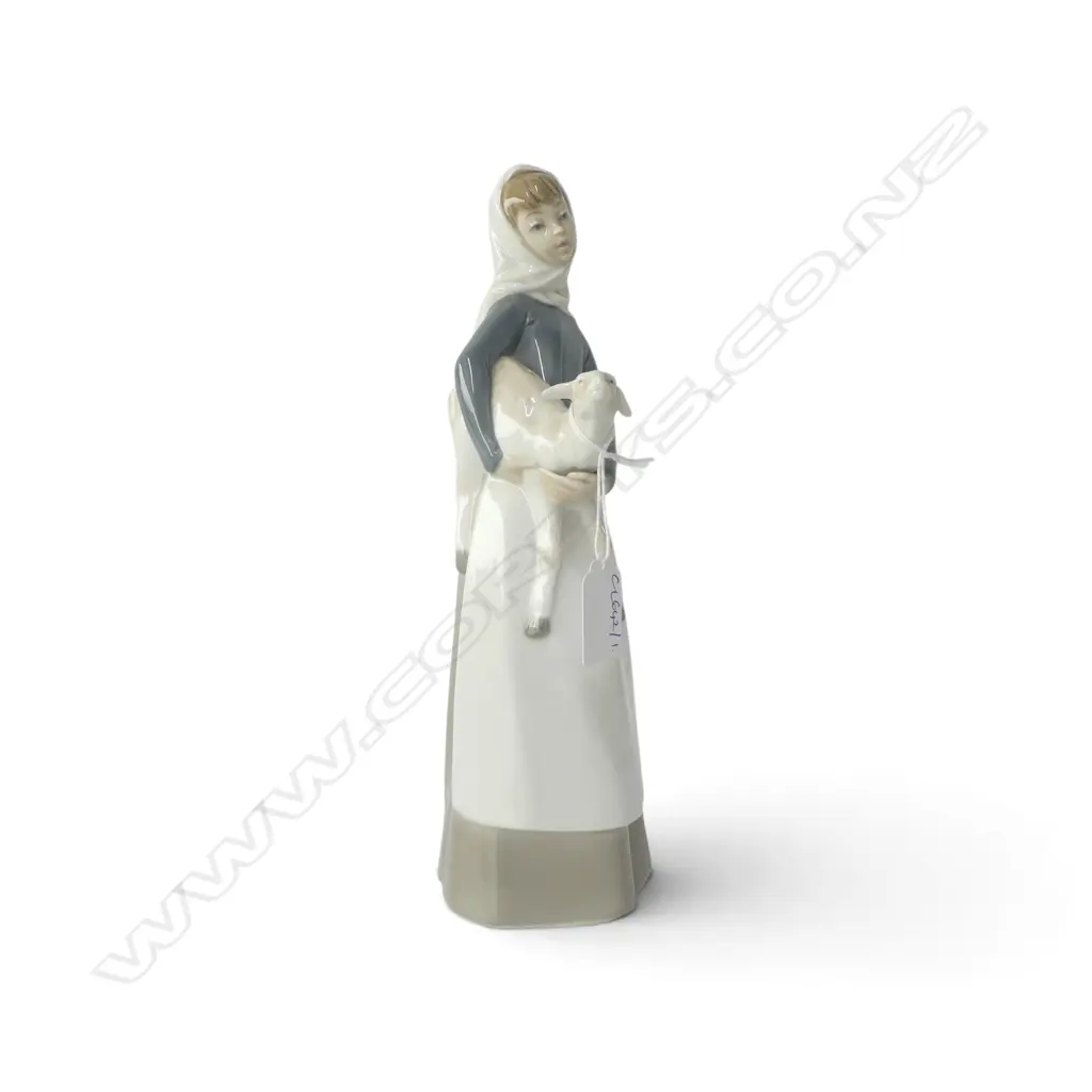 LLADRO #4584 GIRL w. LAMB H.280mm Image 1++