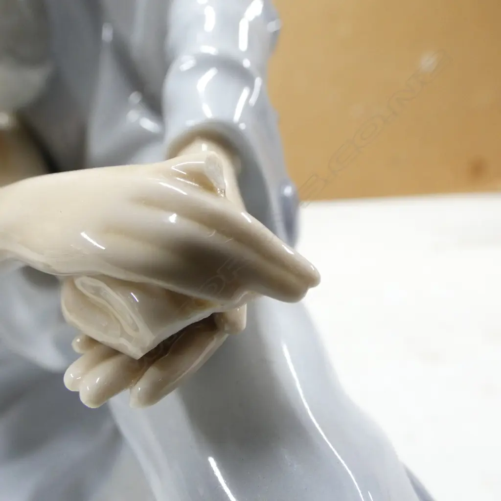 LLADRO 'CLOSING SCENE' FIGURINE H.240mm Image 1++