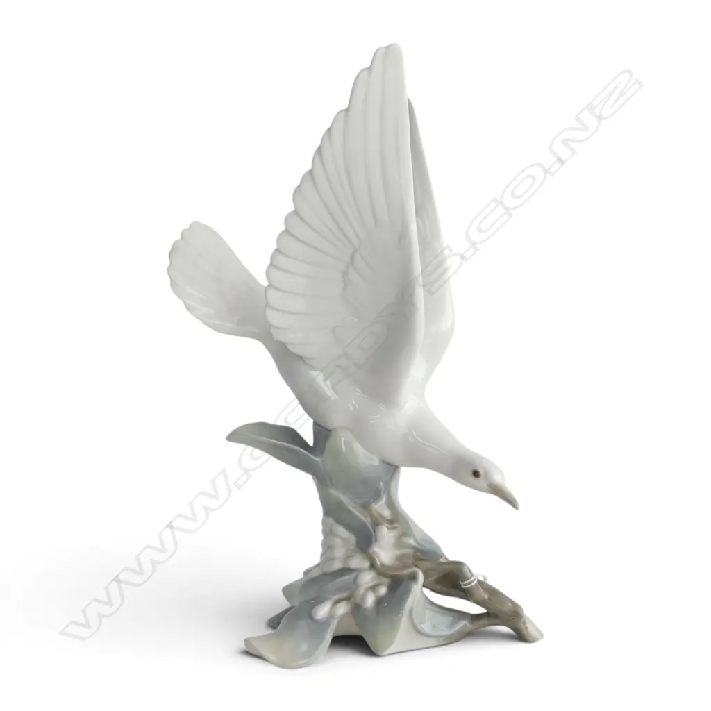 LLADRO DOVE H.290mm Image 1++