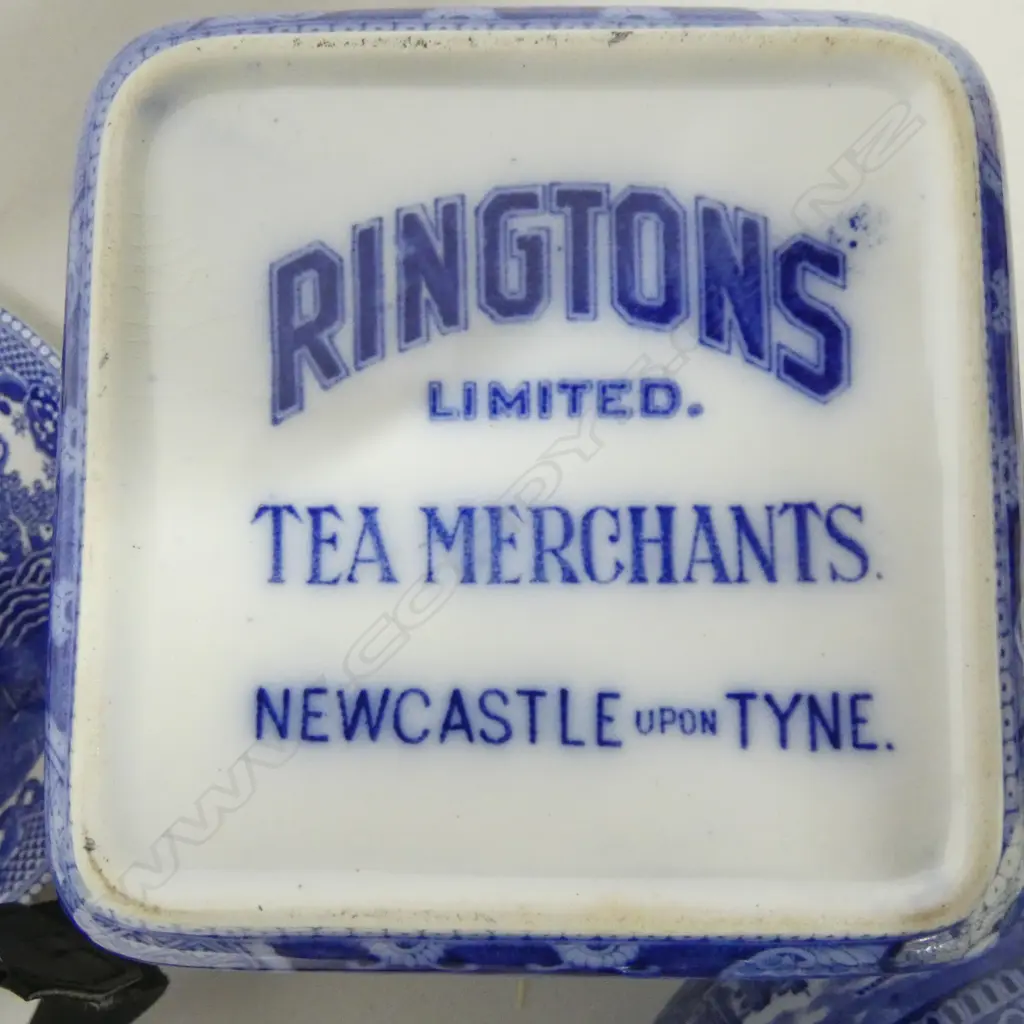 B/W OLD WILLOW PATTERN BREAKFAST CUP & SAUCER, BISCUIT BARREL & 2 OTHER B/W PCES Image 1++