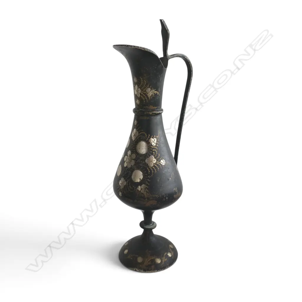 VINTAGE INDIAN JEWELLERY BOX & HANDCRAFTED BRASS PITCHER, H.230MM Image 1++