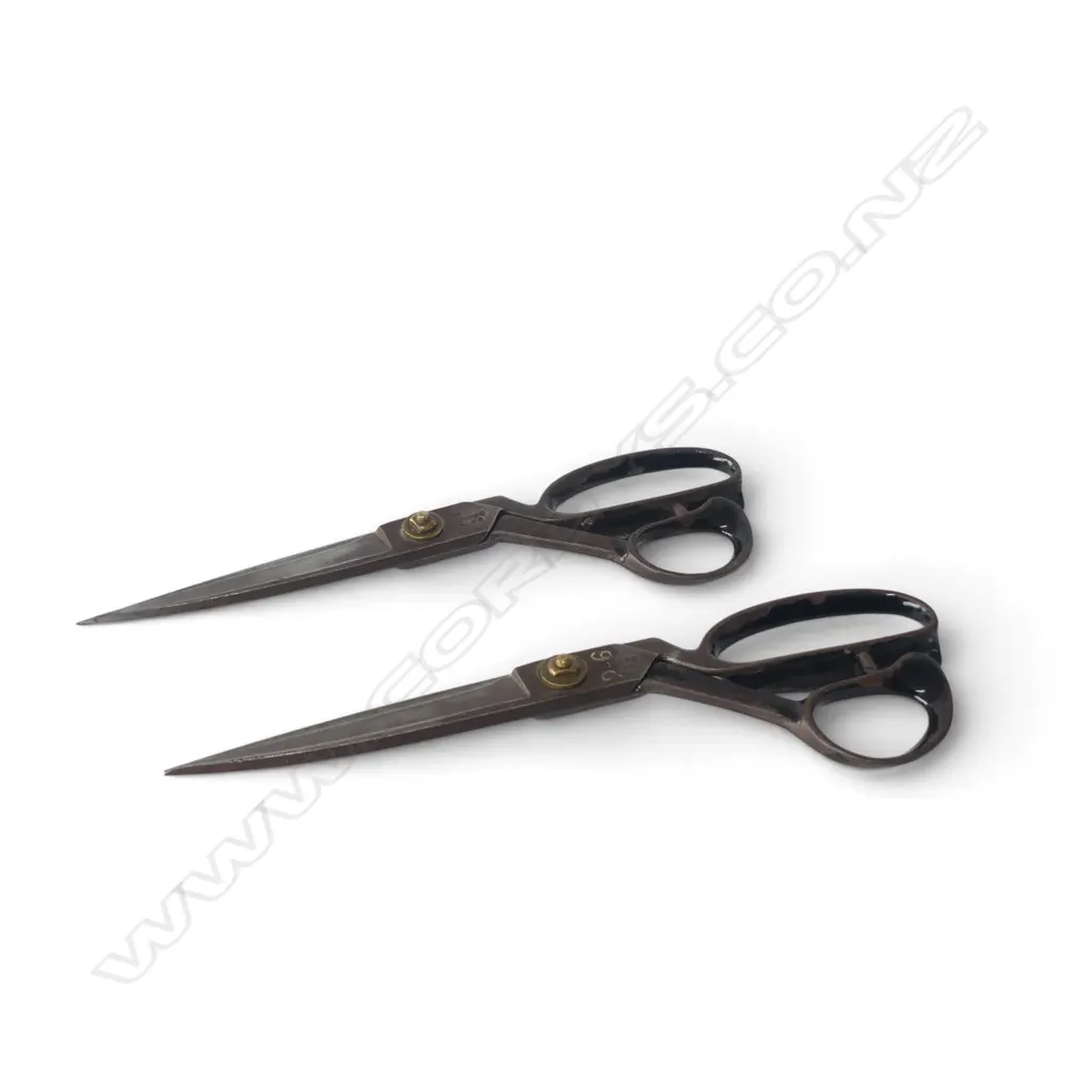 2 PRS VINTAGE JAPANESE DRESSMAKER'S/TAILOR'S SISSORS by Tokyo Shozaburo Image 1++