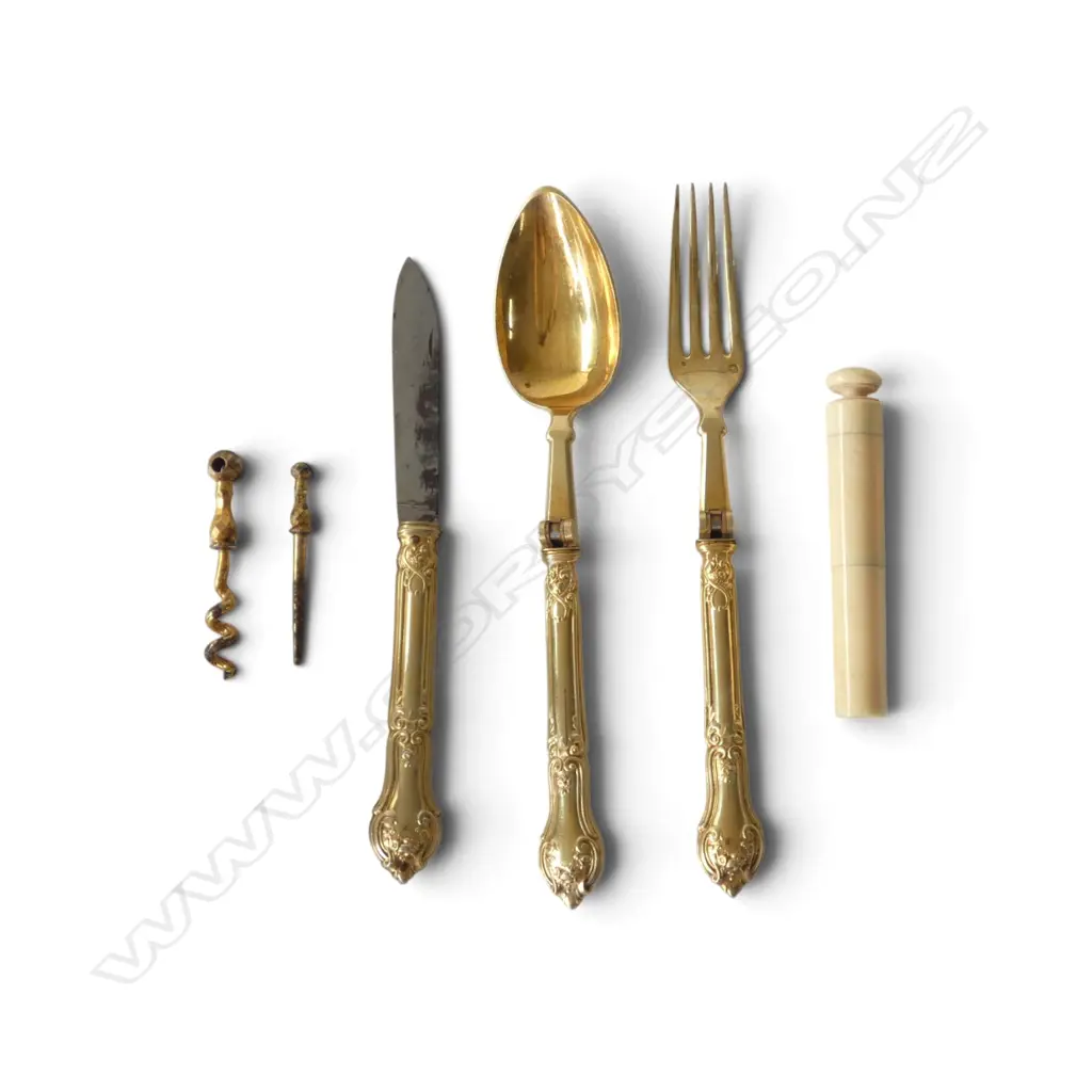 ANTIQUE TREEN TRAVELLING SET; FOLDING FORK, KNIFE & SPOON + ACCESSORIES H.150mm Image 1++