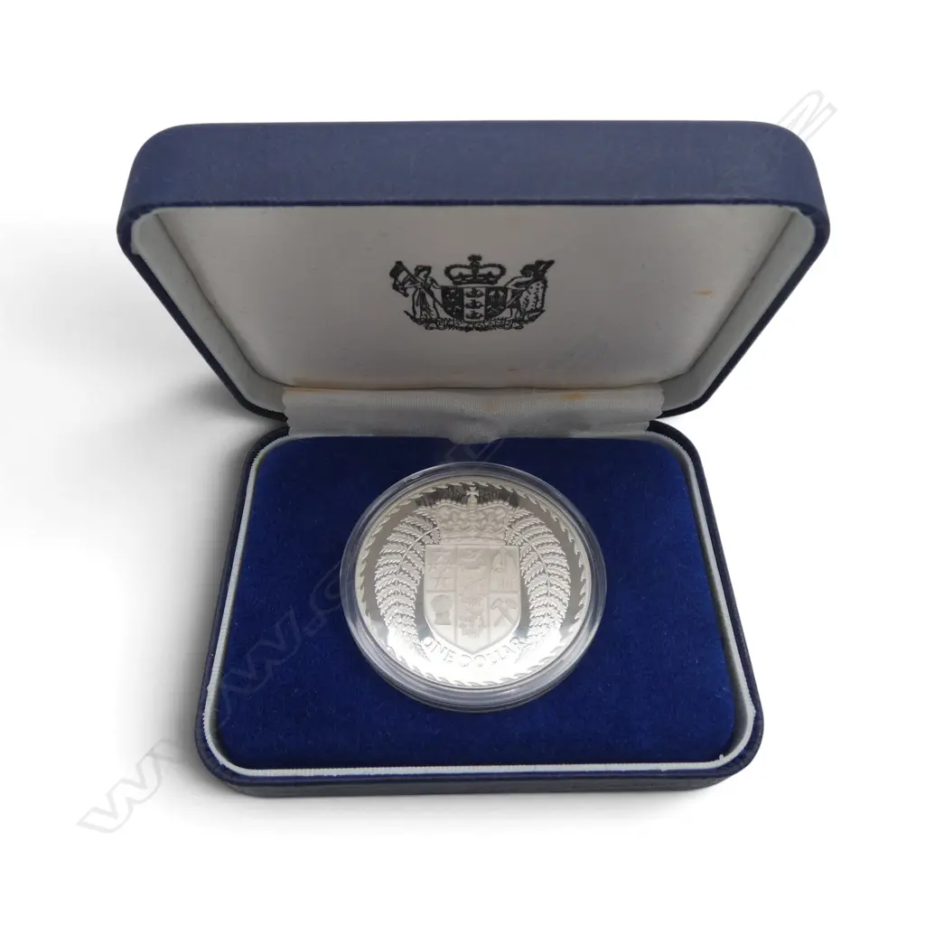 1979 N.Z. QEII Berry Portrait; Shield of Arms .925 SILVER PROOF $1 COIN 28gms Image 1++