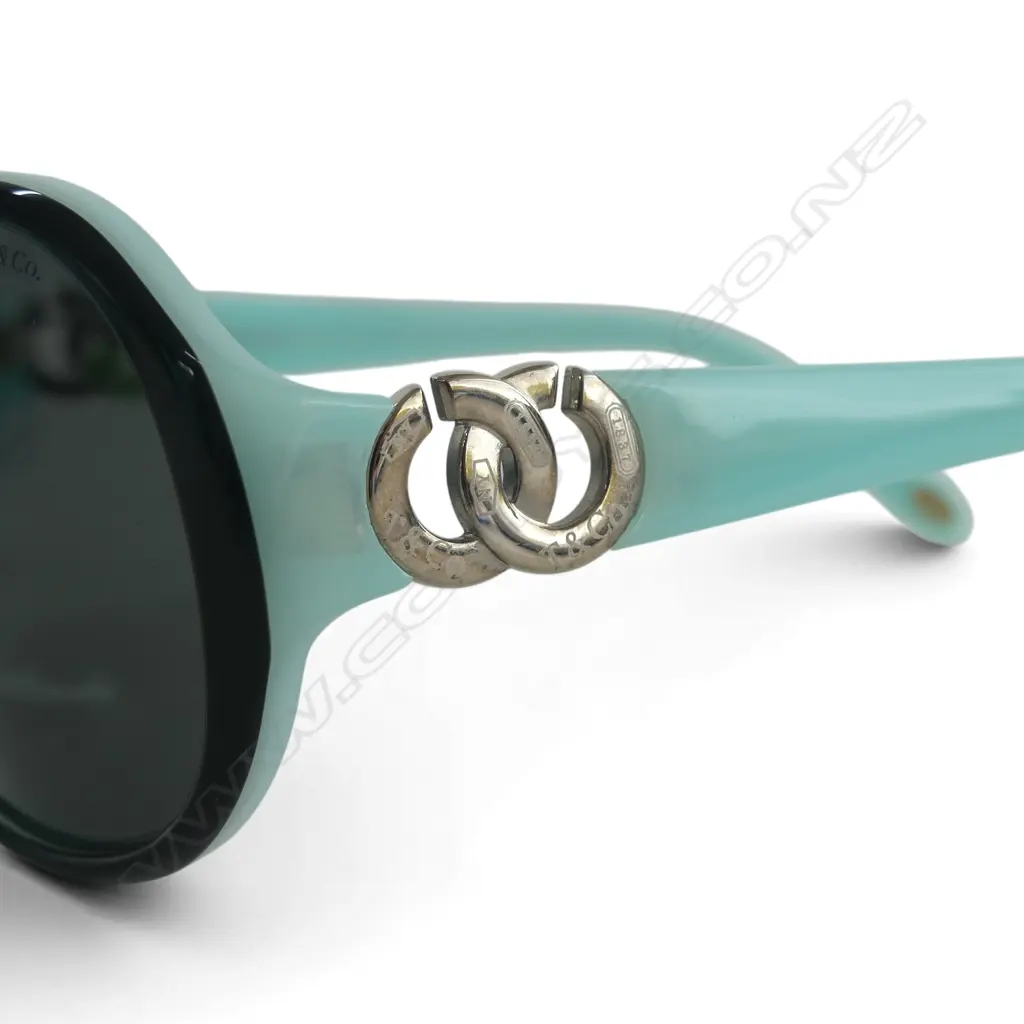 PR TIFFANY SUNGLASSES, CASED & BOXED Image 1++