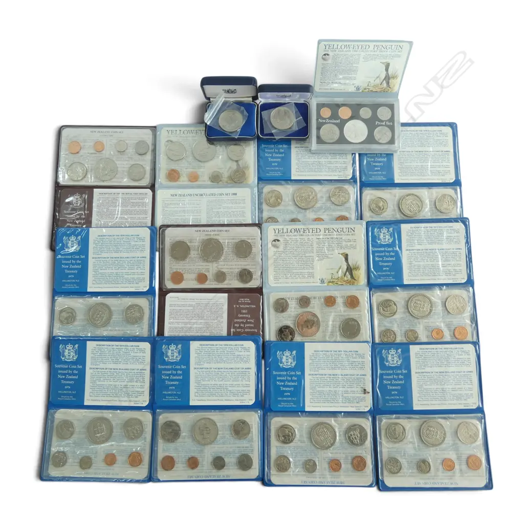 ASST. NEW ZEALAND COIN SETS  Image 1++