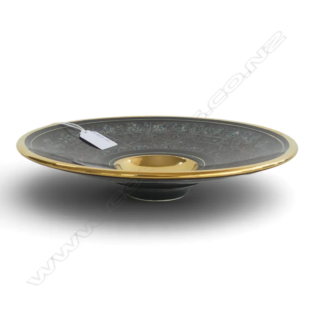 PETER COLLIS STUDIO POTTERY BOWL signature to base Dia.235mm Image 1++