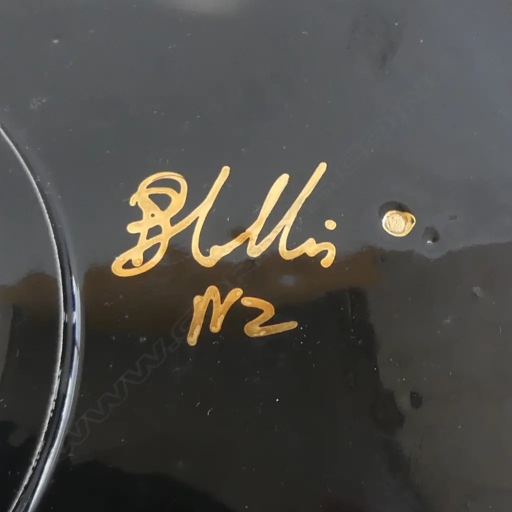 PETER COLLIS STUDIO POTTERY BOWL signature to base Dia.235mm Image 1++