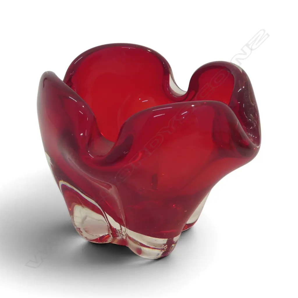 RED GLASS VASE H.110mm Image 1++