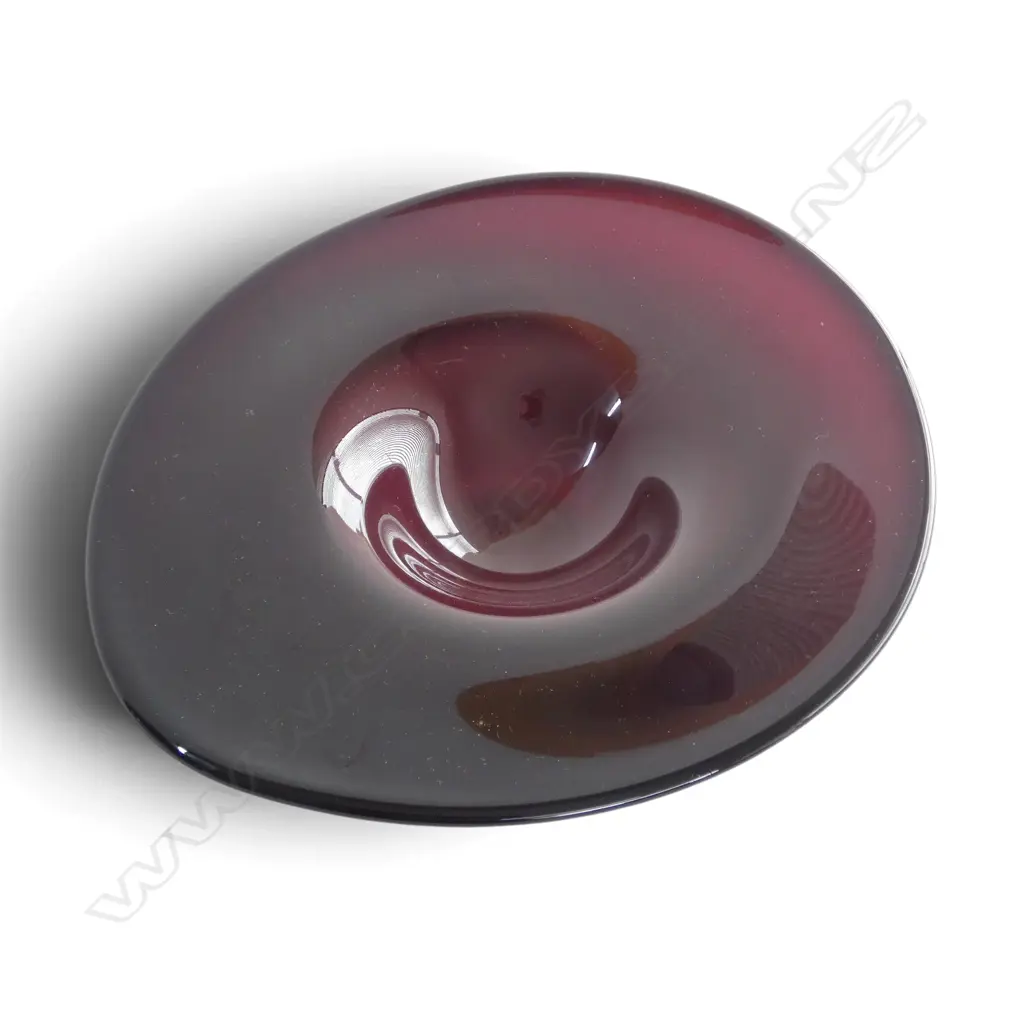 MID CENTURY RUBY RED ART GLASS BOWL w. heavy clear footed base, W.255mm L.295mm H.70mm Image 1++