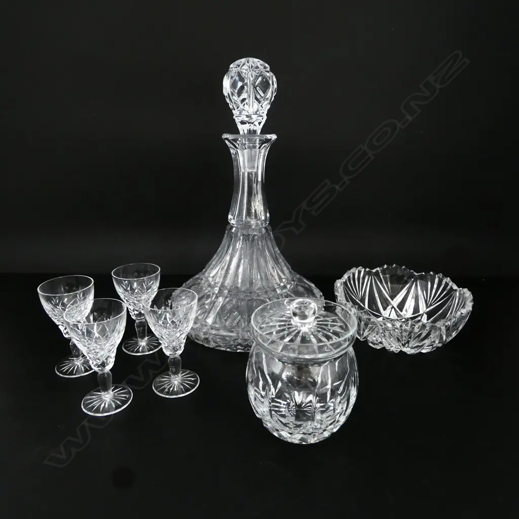 ASST. CRYSTAL & GLASS Incl. SHIPS DECANTER H.300mm Image 1++