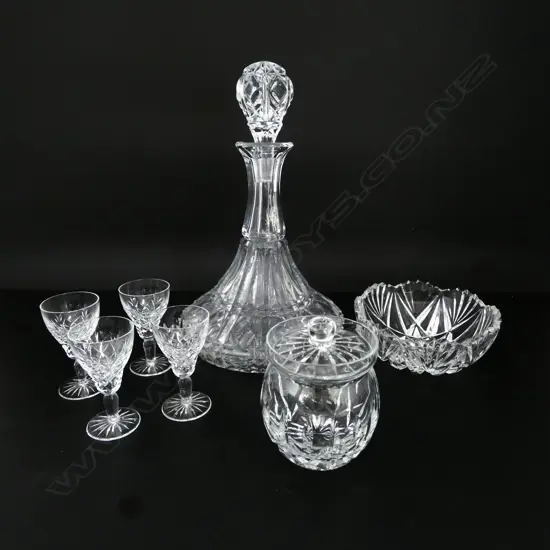 ASST. CRYSTAL & GLASS Incl. SHIPS DECANTER H.300mm