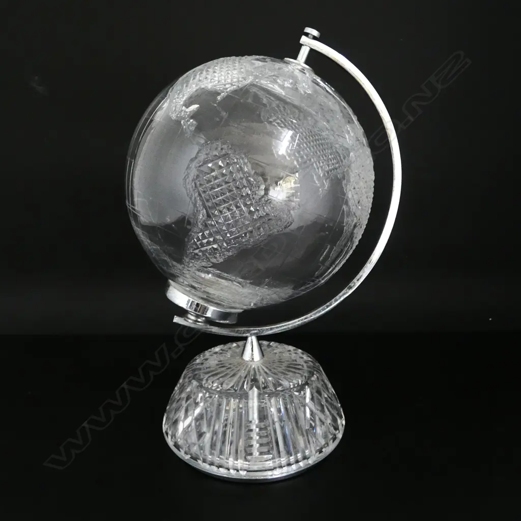 WATERFORD CRYSTAL GLOBE H.300mm Image 1++