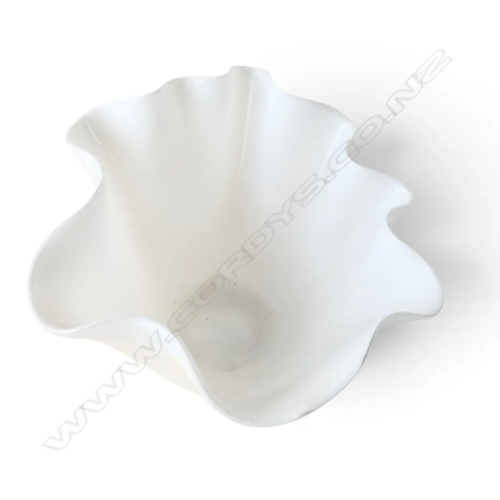 LG WHITE GLASS VASE H.280mm Image 1++