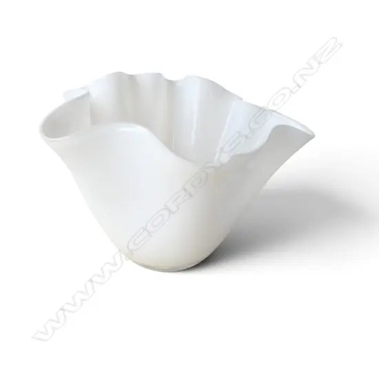 LG WHITE GLASS VASE H.280mm