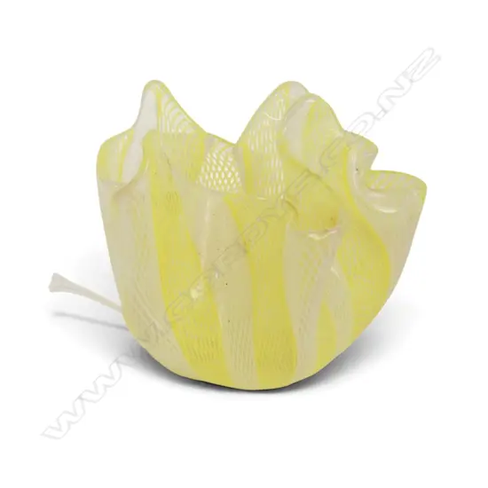 1950s MURANO LATTICINIO HANDKERCHIEF VASE (FULVIO BIANCOMI/PAOLO VENINI) ETCHED MARKS TO BASE 80 x 70mm 