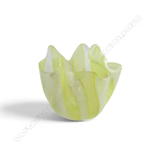 1950s MURANO LATTICINIO HANDKERCHIEF VASE (FULVIO BIANCOMI/PAOLO VENINI) ETCHED MARKS TO BASE 80 x 70mm 