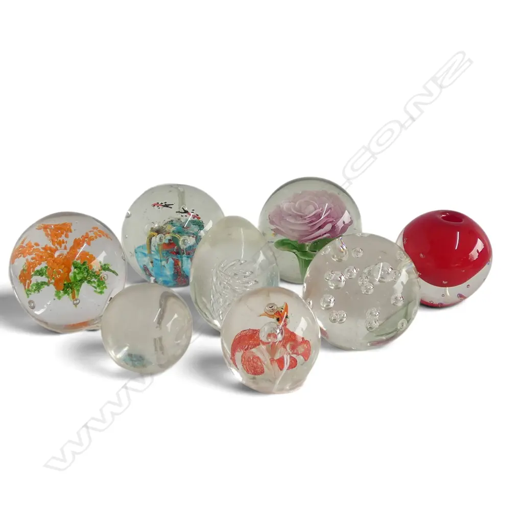 8 ART GLASS PAPERWEIGHTS H.90mm Image 1++