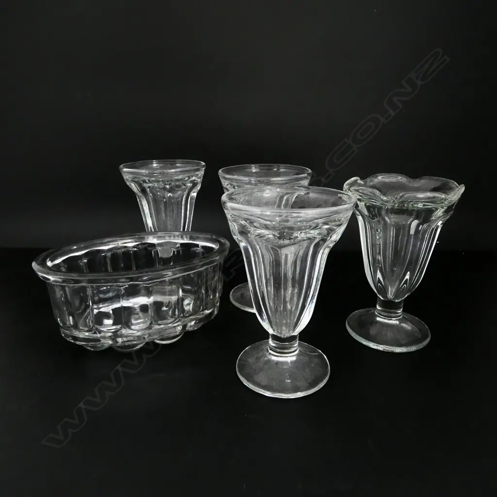 4 DEPRESSION GLASSES + FOOD MOULD W.170mm Image 1++