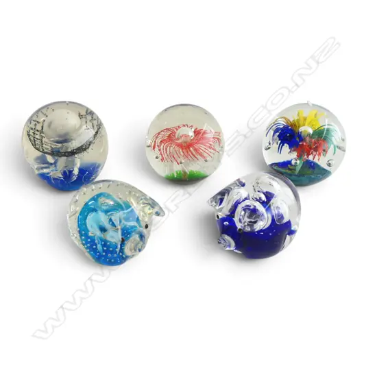 5 ART GLASS PAPERWEIGHTS Incl. 2 'Murphy's' N.Z. some faults H.90mm