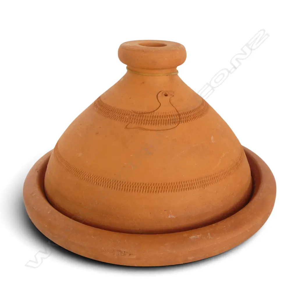 TRADITIONAL UNGLAZED MOROCCAN TERRACOTTA TAGINE, 270 X 230MM Image 1++