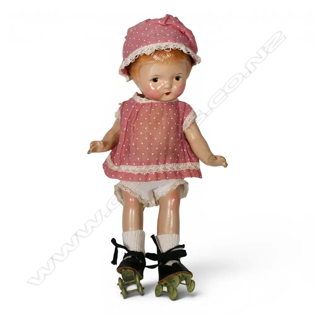 An uncommon vintage American skater doll with original travel case, Image 1++