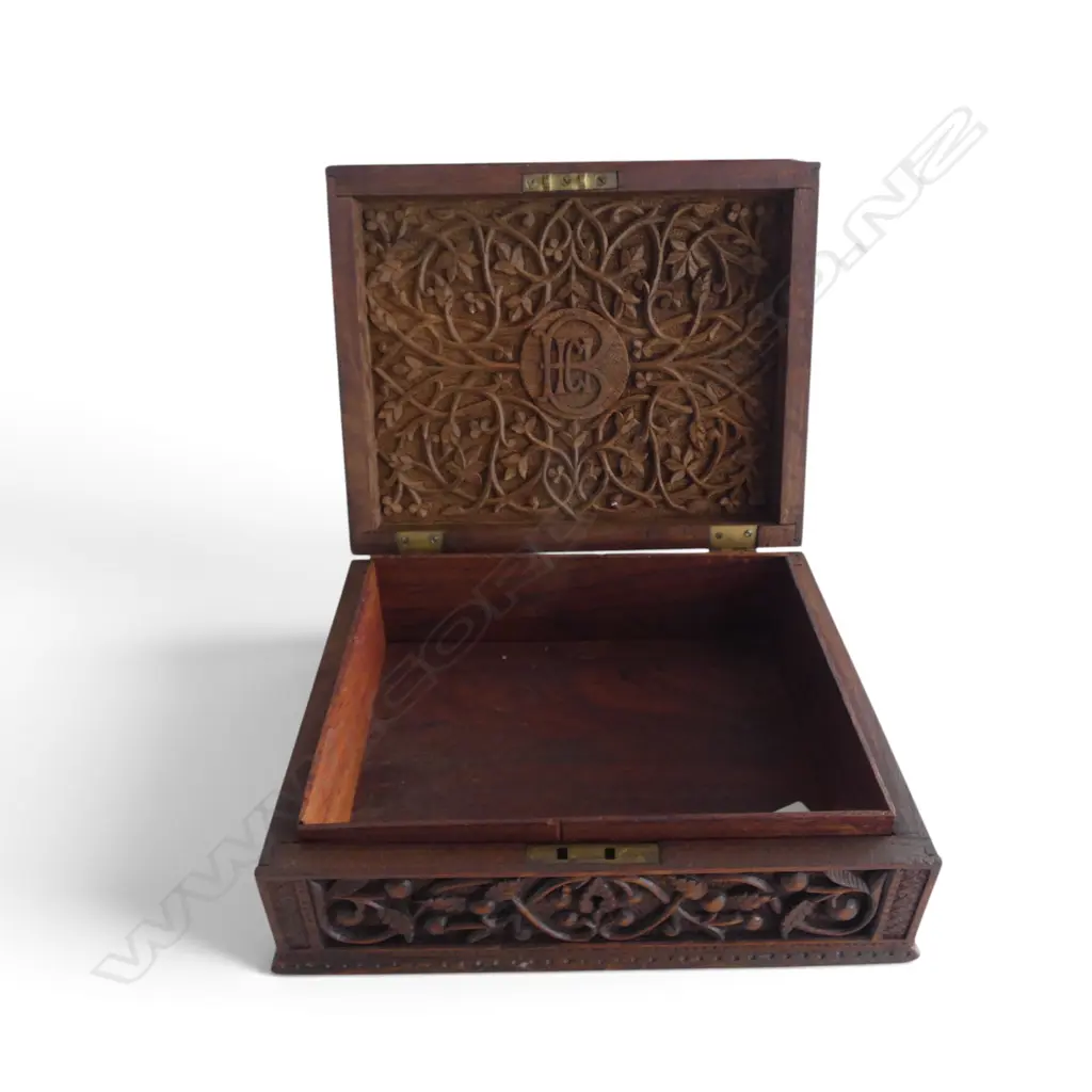 ANTIQUE CARVED WOODEN BOX W.270mm Image 1++