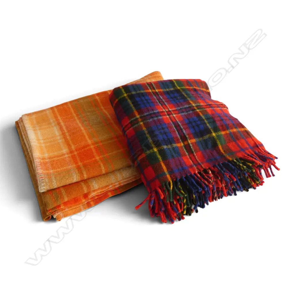 2 X VINTAGE WOOLEN BLANKETS, LGST 2100 X 1500MM Image 1++