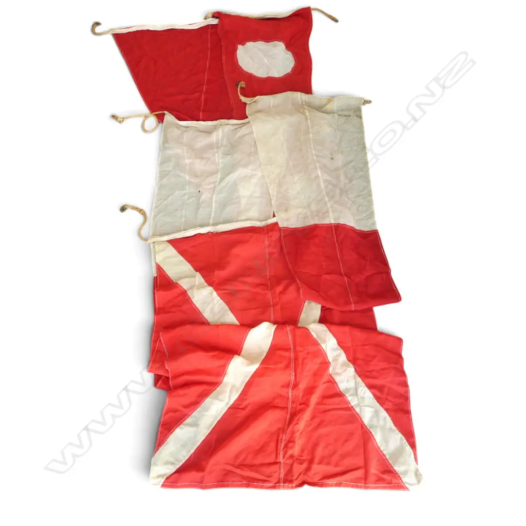 6 VINTAGE LINEN RED & WHITE NAUTICAL FLAGS L.2400mm Image 1++