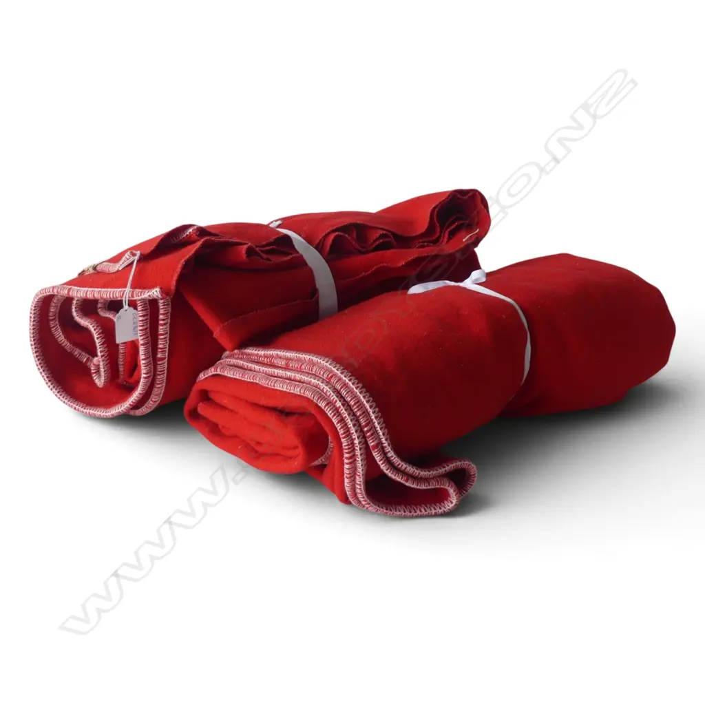 2 ONEHUNGA RED WOOL BLANKETS Image 1++