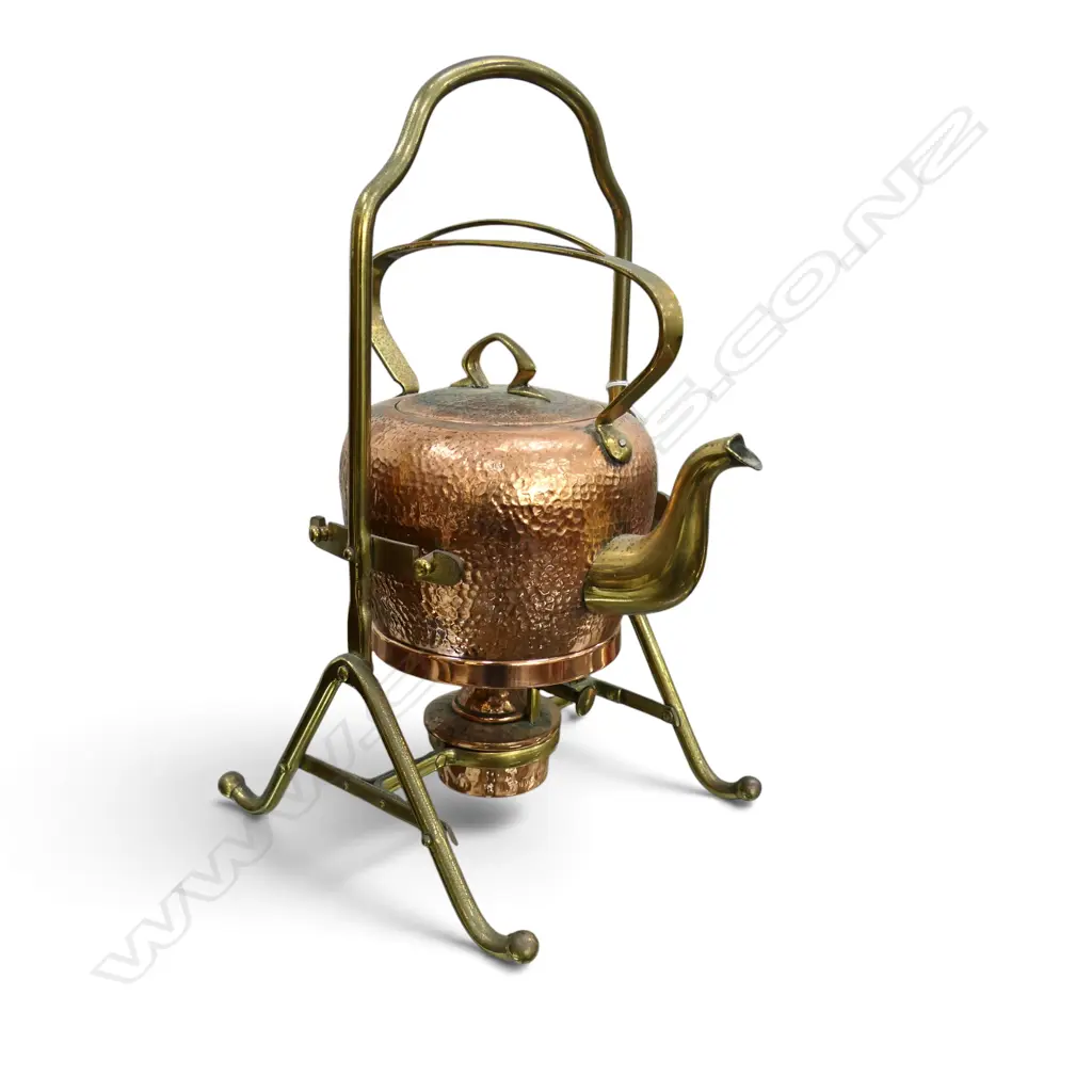 HAMMERED BRASS SPIRIT KETTLE H.350mm Image 1++