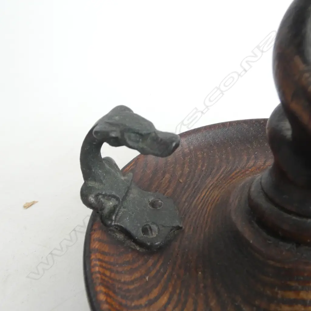 PR ANTIQUE OAK BARLEY TWIST CANDLE HOLDERS W. HOUNDS HEAD HANDLES, H.165mm DIA.145mm Image 1++