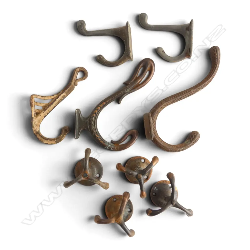 NINE VINTAGE COAT HOOKS, L.60mm-150mm Image 1++