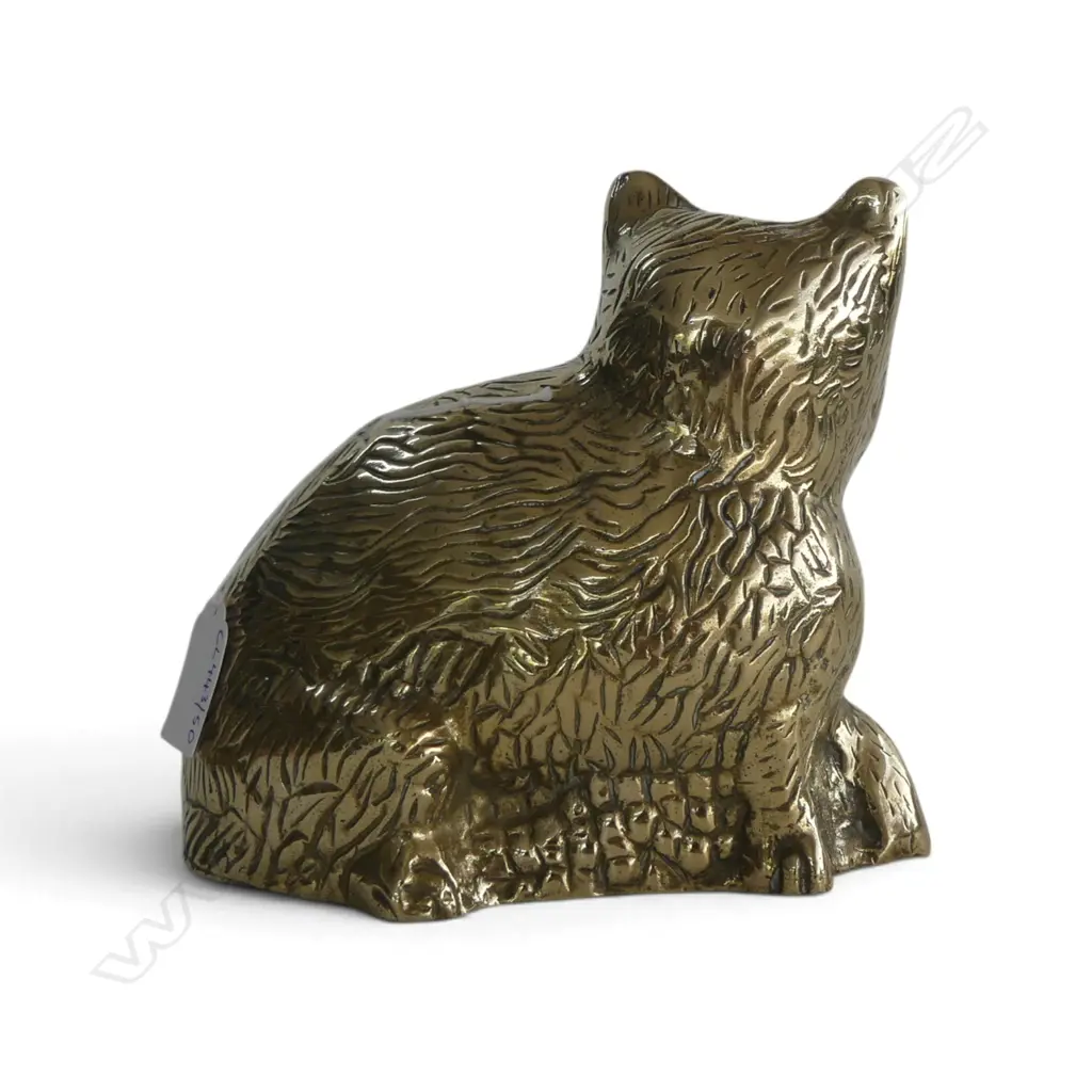 BRASS CAT WITH TEXTURED DETAILING H160MM Image 1++