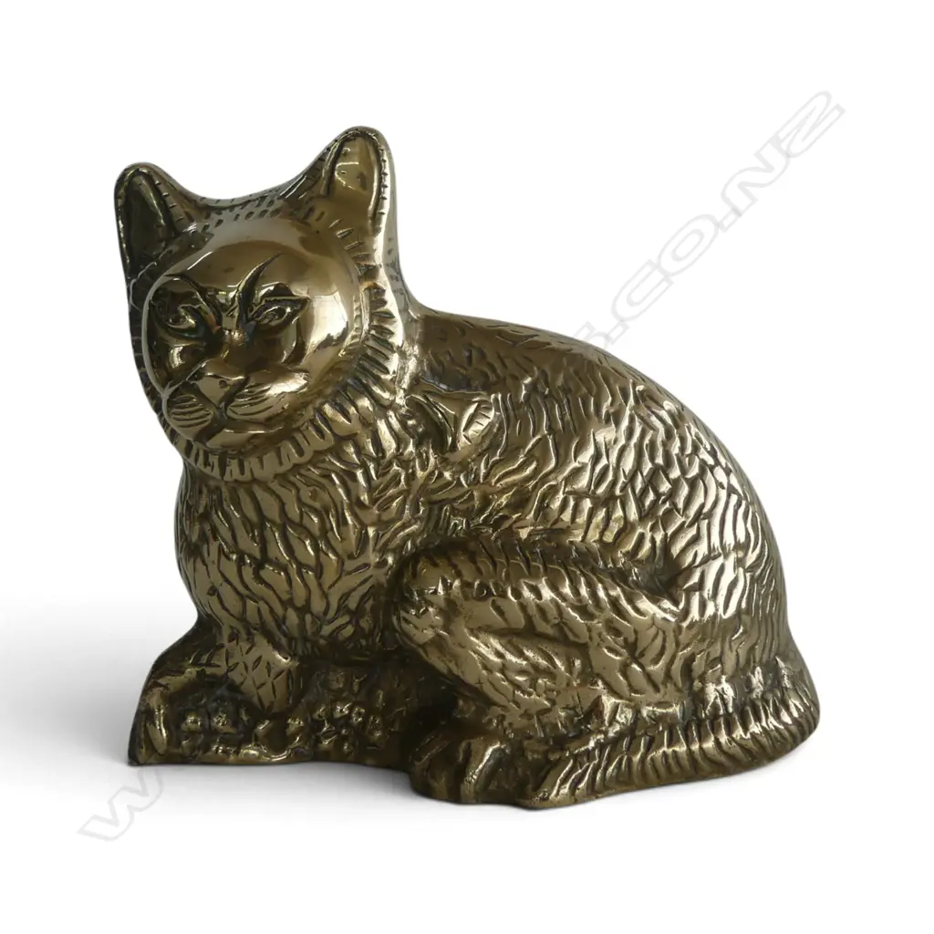 BRASS CAT WITH TEXTURED DETAILING H160MM Image 1++