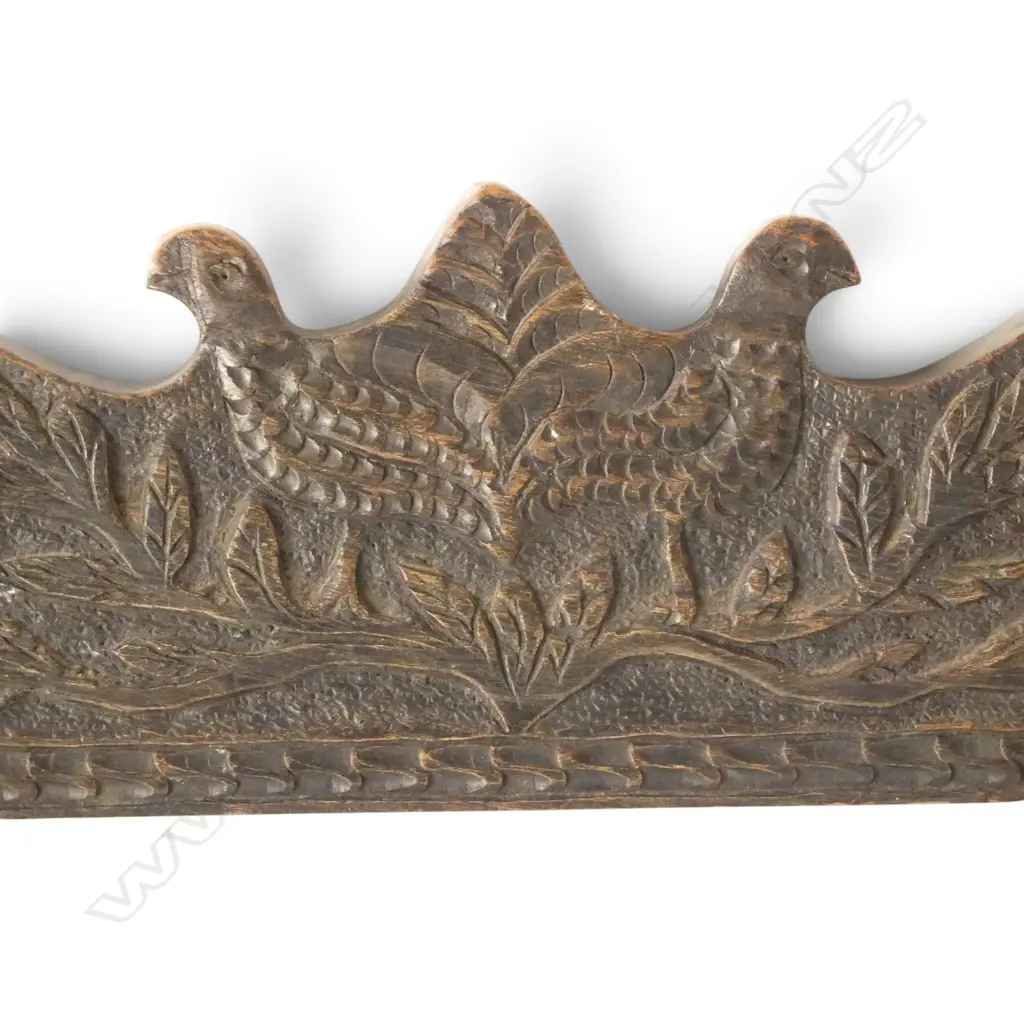 ANTIQUED CARVED OAK PEDIMENT L.380mm Image 1++