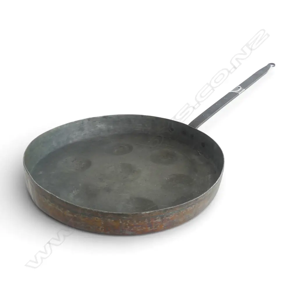 VINTAGE COPPER EGG POACHER TIN LINED WITH WROUGHT IRON HANDLE DIA380MM Image 1++