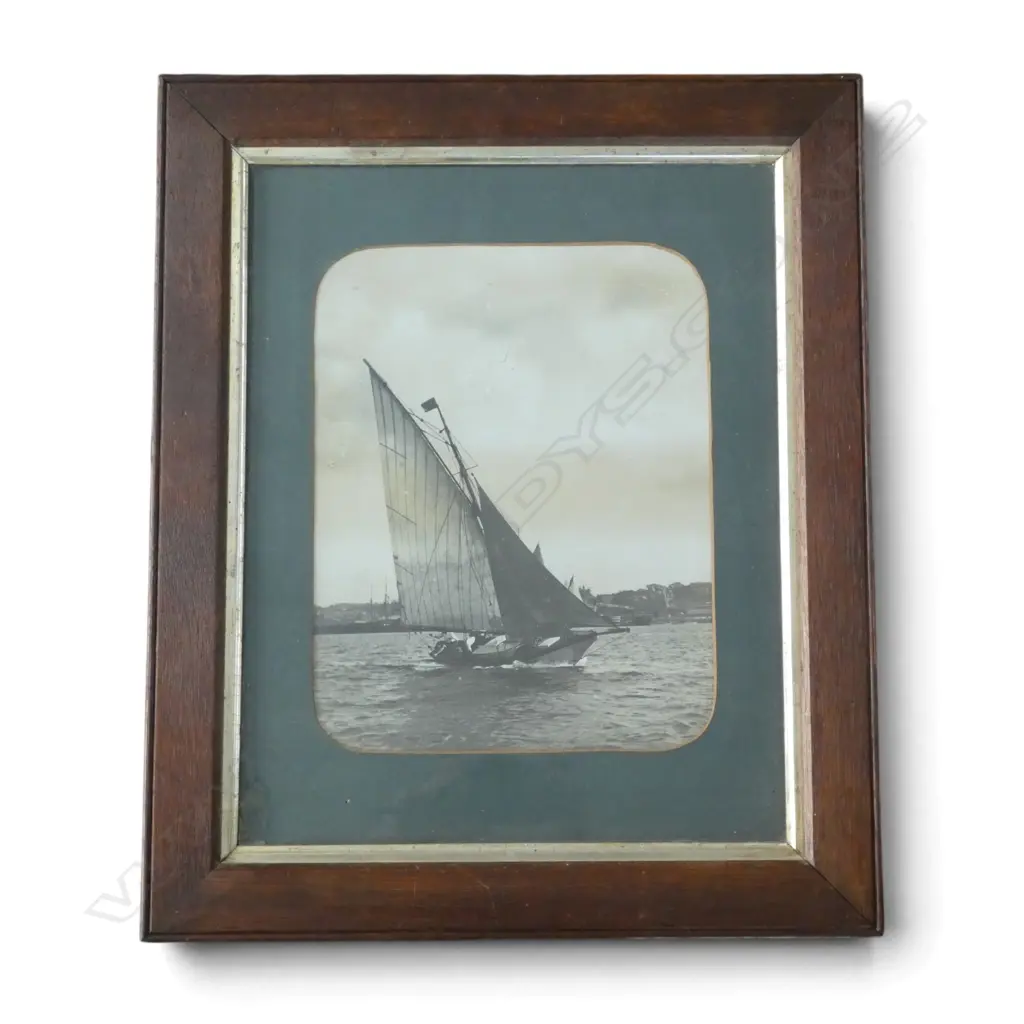 EARLY NZ YACHTING PHOTO ‘EHAU’ OAK FRAME, H.600MM W.495MM Image 1++