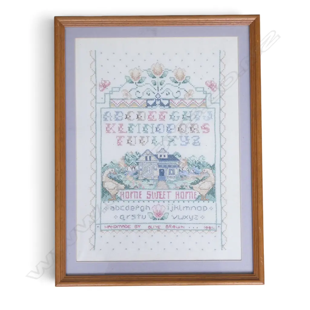 FRAMED EMBROIDERY 'HOME SWEET HOME' 450x325mm Image 1++