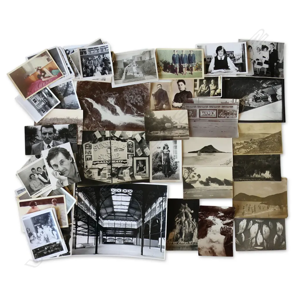 COLLECTION OF EARLY TO MID-20thC PHOTOGRAPHS, POSTCARDS etc Image 1++